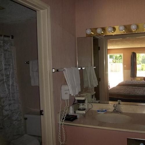 Columbia Lakes Hotel & Conference Center West Columbia Bagian luar foto